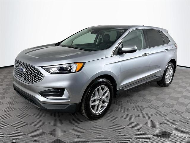 Photo of 2024 Silver Metallic Ford Edge