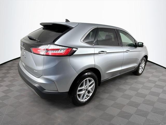 Photo of 2024 Silver Metallic Ford Edge