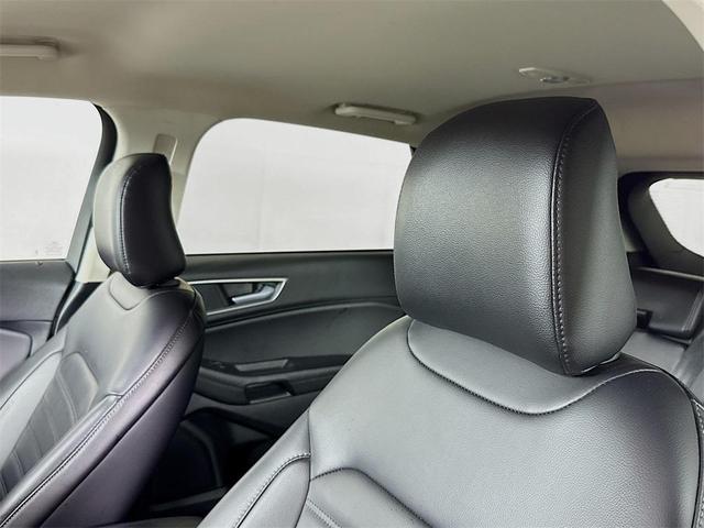 Photo of 2024 Silver Metallic Ford Edge