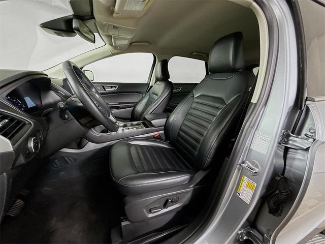 Photo of 2024 Silver Metallic Ford Edge