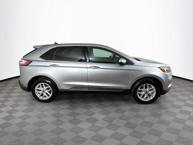 Photo of 2024 Silver Metallic Ford Edge
