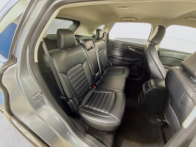 Photo of 2024 Silver Metallic Ford Edge