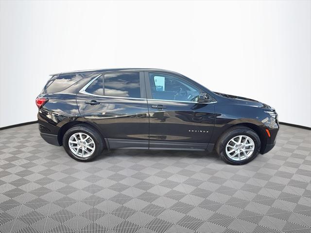 Photo of 2022 Mosaic Black Metallic Chevrolet Equinox