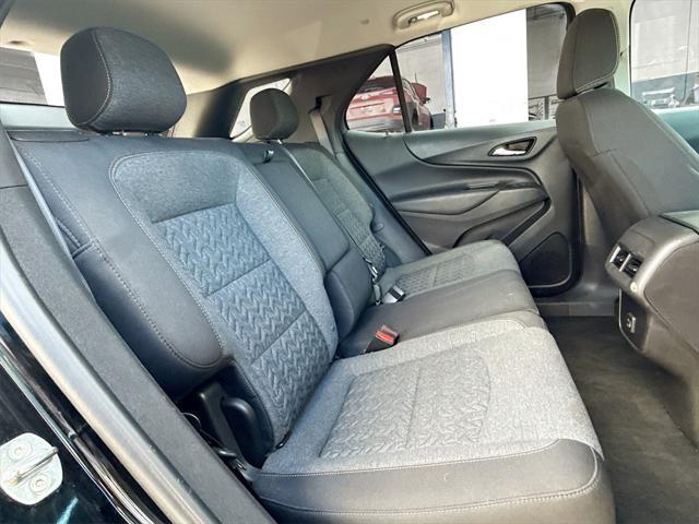 Photo of 2022 Mosaic Black Metallic Chevrolet Equinox