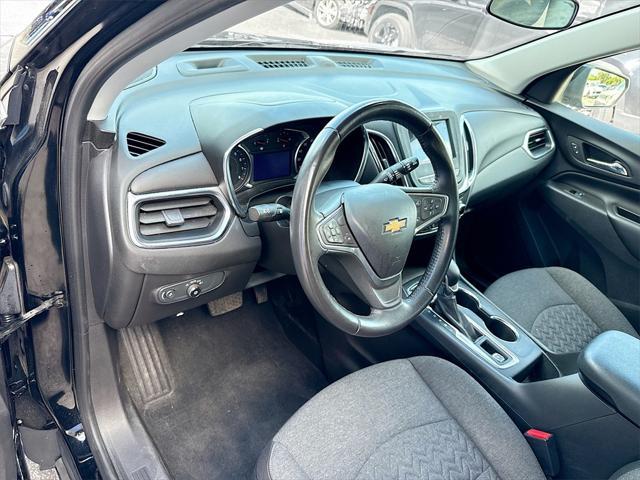 Photo of 2022 Mosaic Black Metallic Chevrolet Equinox