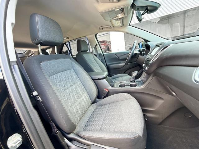 Photo of 2022 Mosaic Black Metallic Chevrolet Equinox