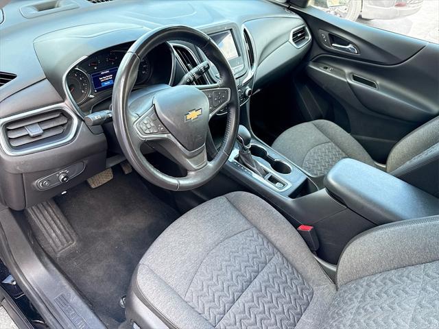 Photo of 2022 Mosaic Black Metallic Chevrolet Equinox