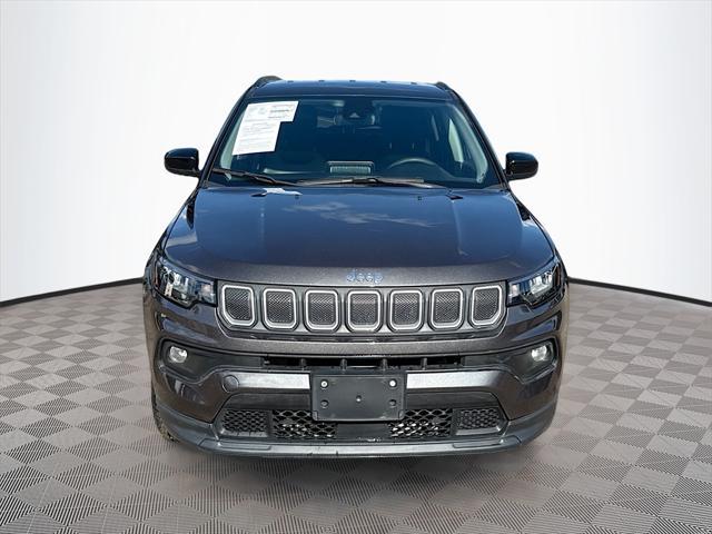 Photo of 2022 Granite Crystal Metallic Clearcoat Jeep Compass