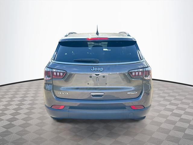 Photo of 2022 Granite Crystal Metallic Clearcoat Jeep Compass