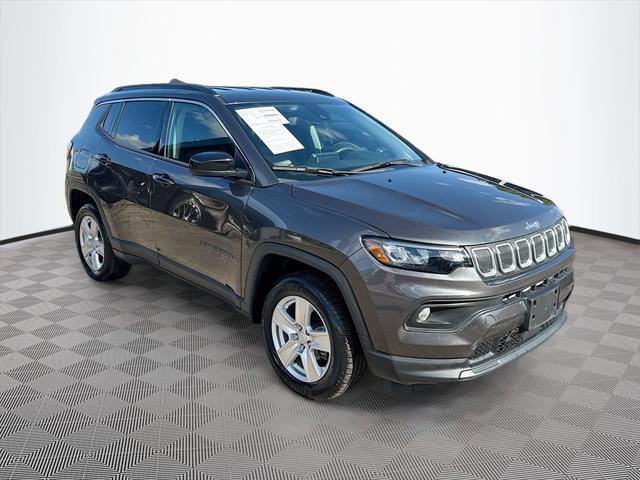 Photo of 2022 Granite Crystal Metallic Clearcoat Jeep Compass