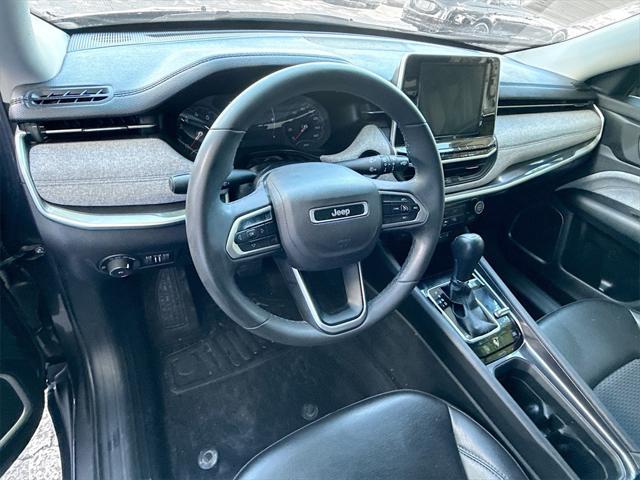 Photo of 2022 Granite Crystal Metallic Clearcoat Jeep Compass