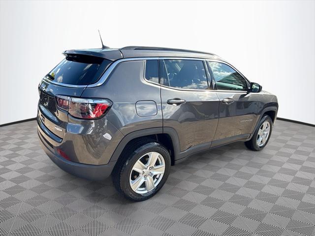 Photo of 2022 Granite Crystal Metallic Clearcoat Jeep Compass