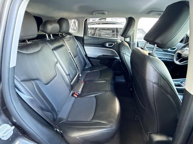 Photo of 2022 Granite Crystal Metallic Clearcoat Jeep Compass