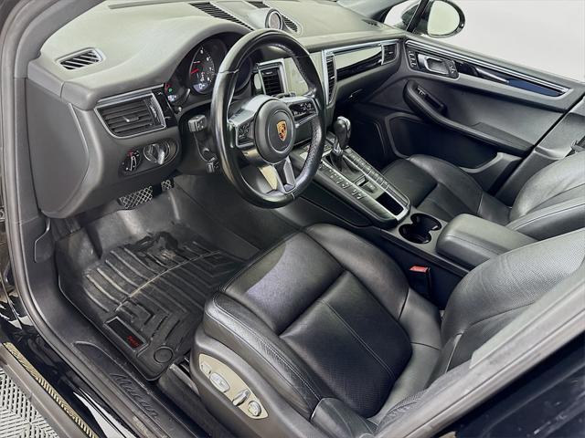 Photo of 2018 Black Porsche Macan