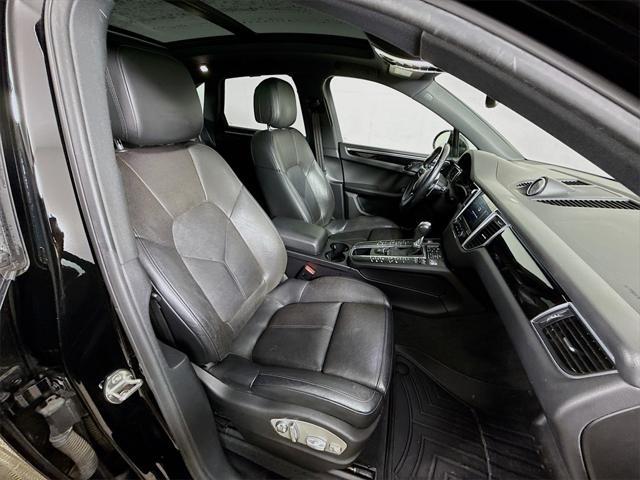 Photo of 2018 Black Porsche Macan