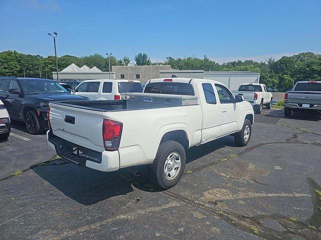 Photo of 2021 Super White Toyota Tacoma