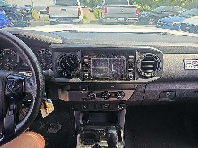 Photo of 2021 Super White Toyota Tacoma