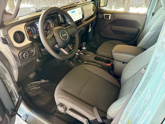 Photo of 2025 Anvil Clearcoat Jeep Wrangler