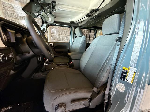 Photo of 2025 Anvil Clearcoat Jeep Wrangler