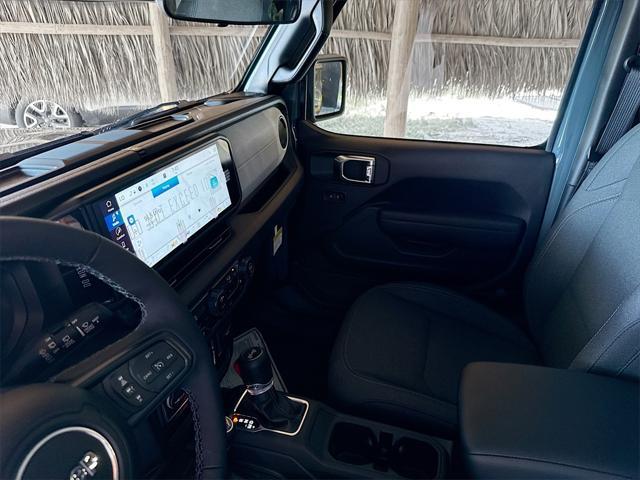 Photo of 2025 Anvil Clearcoat Jeep Wrangler
