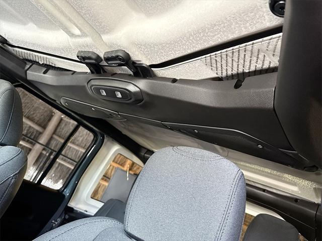 Photo of 2025 Anvil Clearcoat Jeep Wrangler