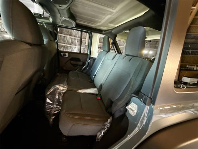 Photo of 2025 Anvil Clearcoat Jeep Wrangler