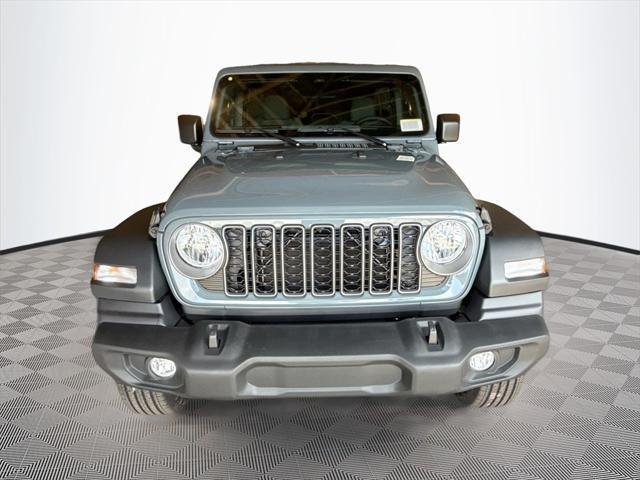Photo of 2025 Anvil Clearcoat Jeep Wrangler