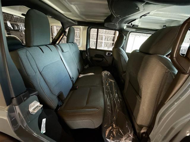 Photo of 2025 Anvil Clearcoat Jeep Wrangler