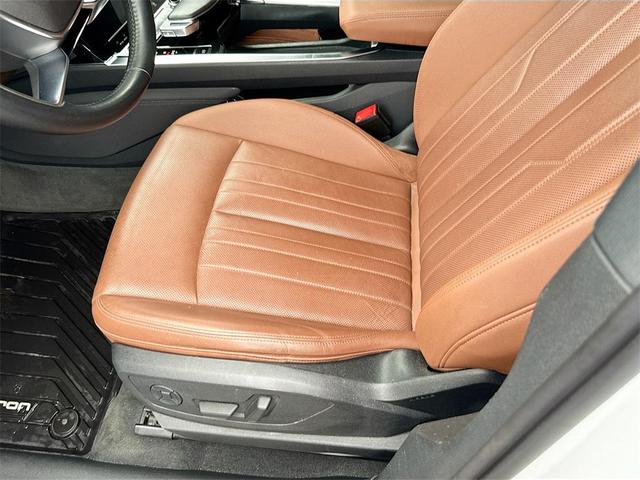 Photo of 2019 Glacier White Metallic Audi e-tron
