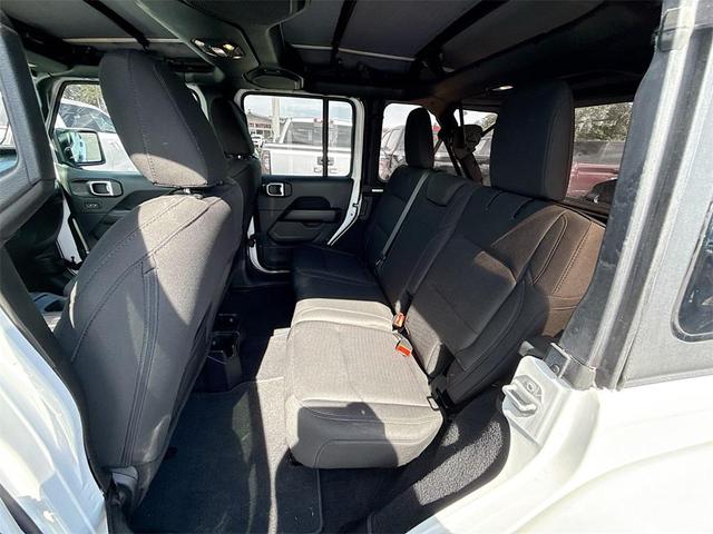 Photo of 2018 Bright White Clearcoat Jeep Wrangler Unlimited