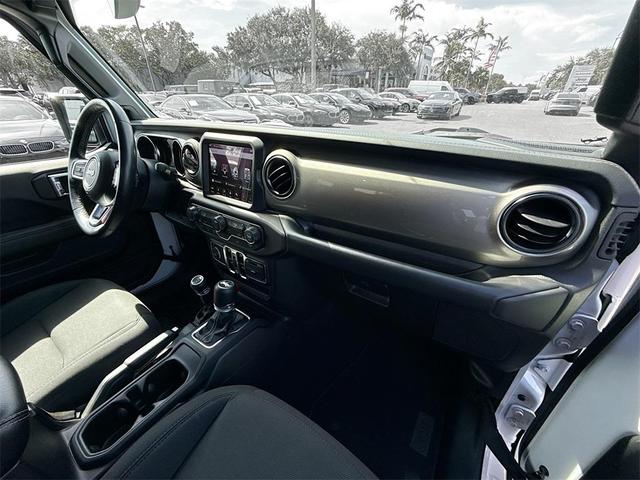 Photo of 2018 Bright White Clearcoat Jeep Wrangler Unlimited