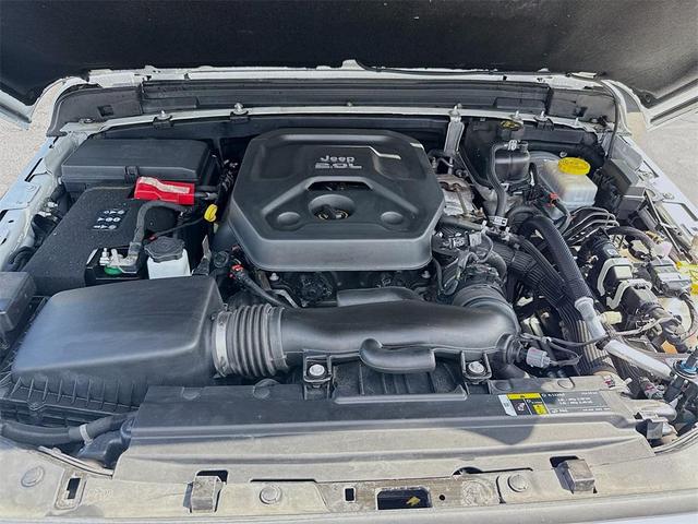 Photo of 2018 Bright White Clearcoat Jeep Wrangler Unlimited