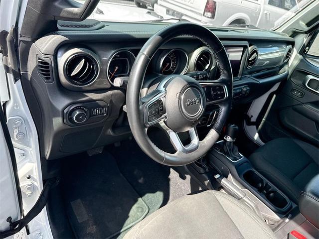 Photo of 2018 Bright White Clearcoat Jeep Wrangler Unlimited