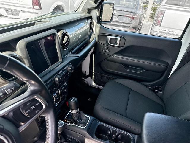 Photo of 2018 Bright White Clearcoat Jeep Wrangler Unlimited