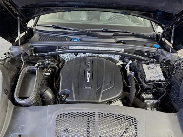 Photo of 2021 Black Porsche Macan