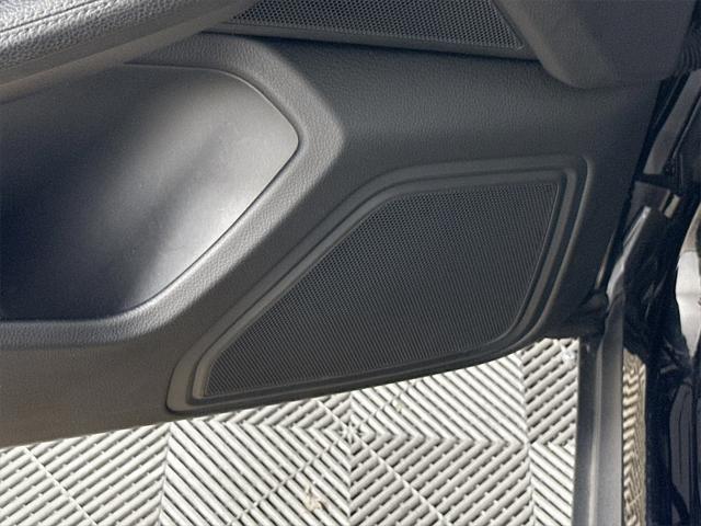 Photo of 2021 Black Porsche Macan