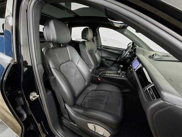 Photo of 2021 Black Porsche Macan