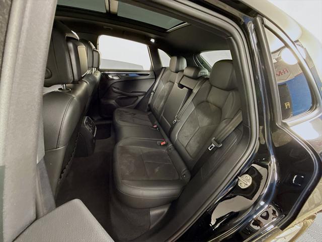 Photo of 2021 Black Porsche Macan