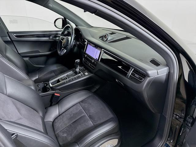 Photo of 2021 Black Porsche Macan