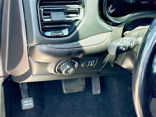 Photo of 2022 Octane Red Pearlcoat Dodge Durango