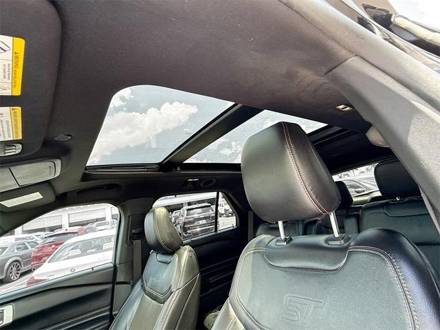 Photo of 2021 Black Metallic Ford Explorer