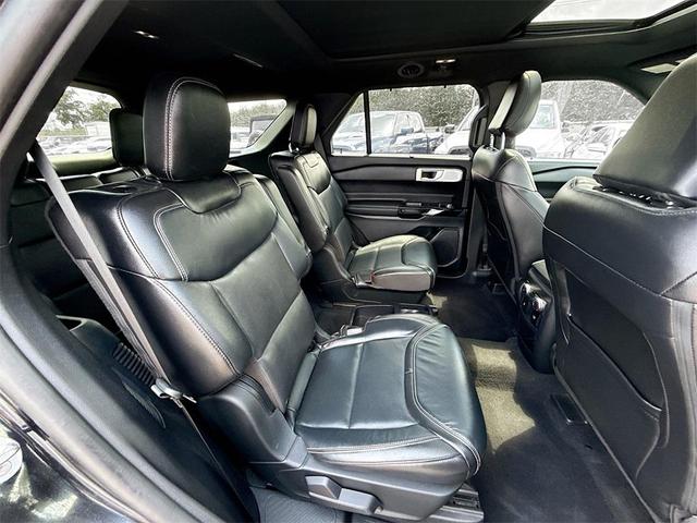 Photo of 2021 Black Metallic Ford Explorer