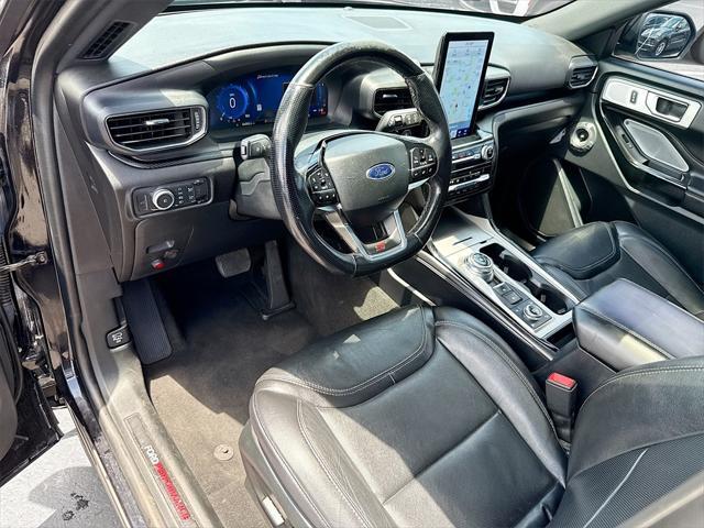 Photo of 2021 Black Metallic Ford Explorer