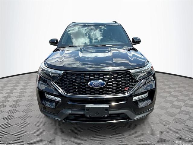 Photo of 2021 Black Metallic Ford Explorer