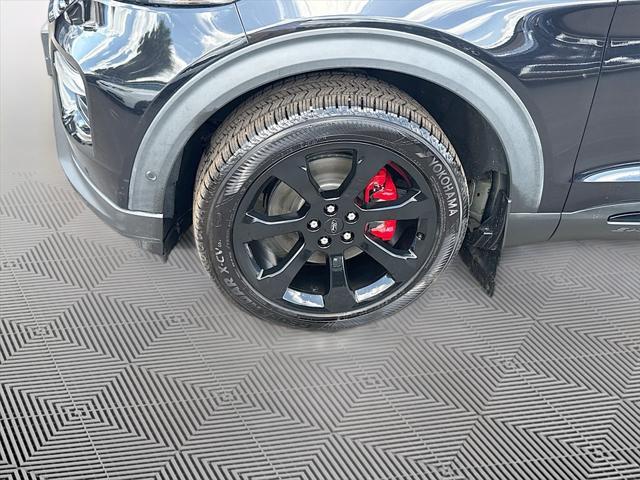 Photo of 2021 Black Metallic Ford Explorer