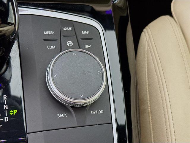Photo of 2022 Mineral White Metallic BMW X3