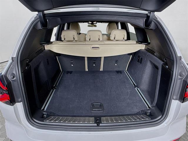 Photo of 2022 Mineral White Metallic BMW X3