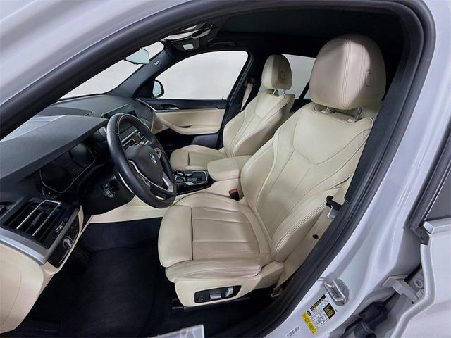 Photo of 2022 Mineral White Metallic BMW X3