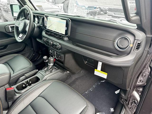 Photo of 2025 Granite Crystal Metallic Clearcoat Jeep Wrangler