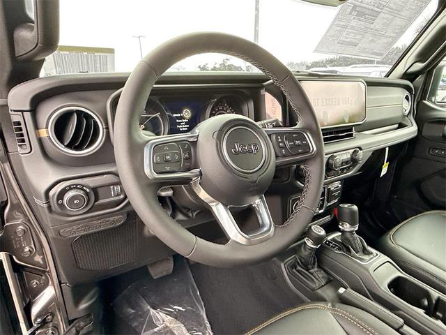 Photo of 2025 Granite Crystal Metallic Clearcoat Jeep Wrangler